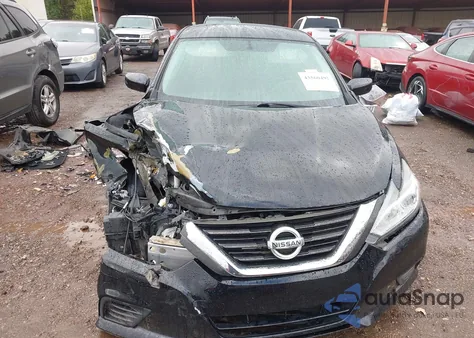 2016 Nissan Altima 2.5/2.5 S/2.5 Sl/2.5 Sr/2.5 Sv z USA, uszkodzony, nr VIN 1N4AL3AP2GN310484